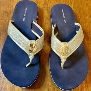 TOMMY HILFIGER Glitter Sandals Flip flops Logo Womens Size 7 Navy Gold